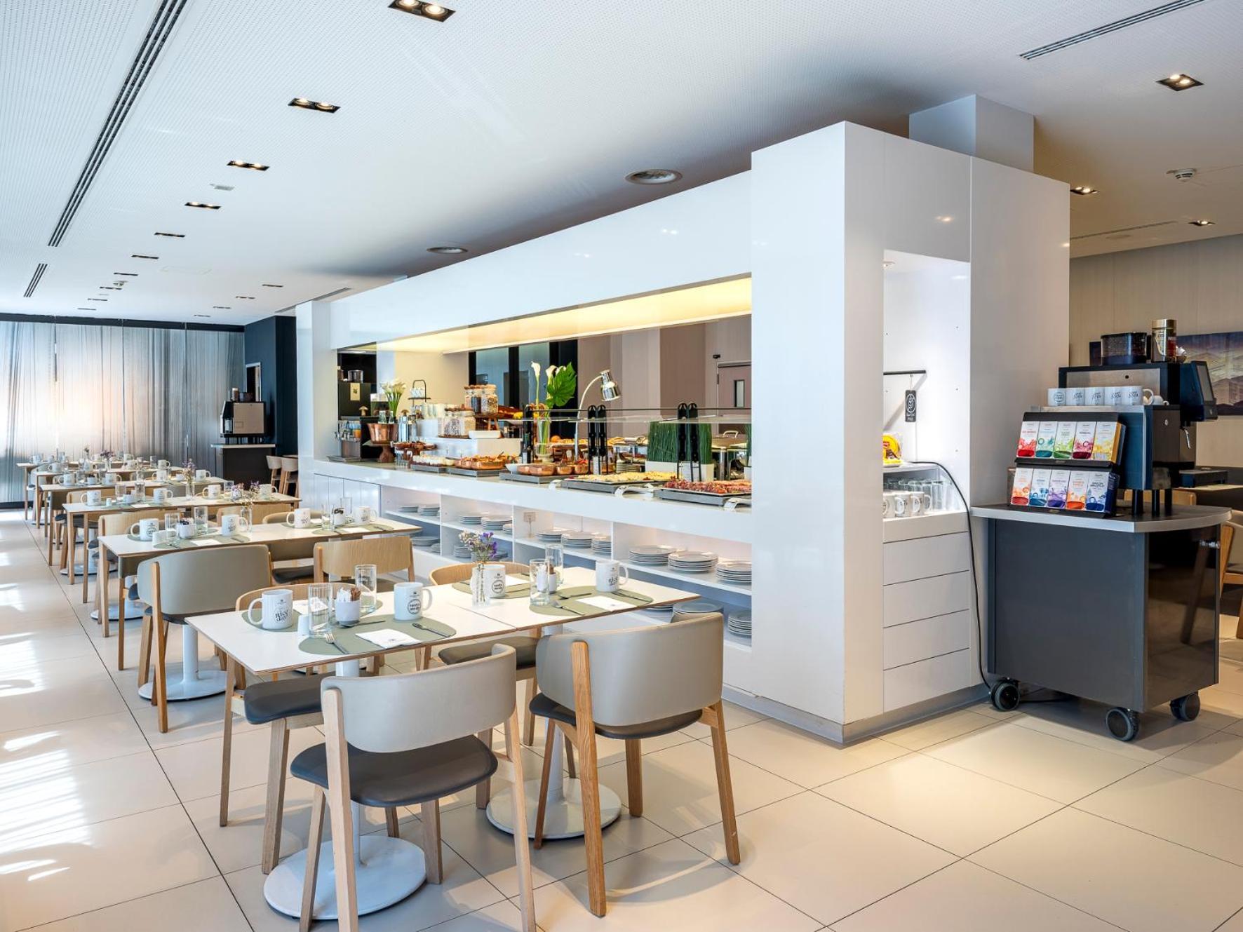Eurostars Book Hotel — Photos 2